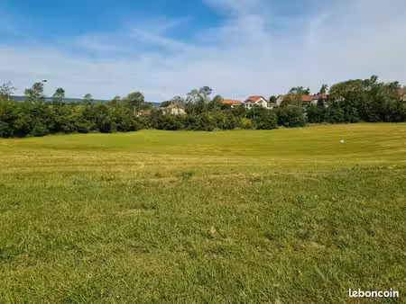 terrain viabilisé - 579m² loray