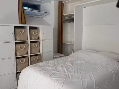 un petit cocon de 18m2 louable à l'année  entièrement rénové au cœur de biarritz  avec la 