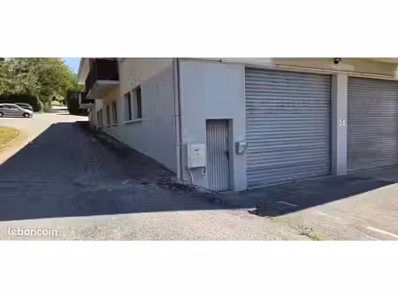 local commercial 64 m²