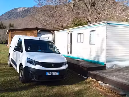 mobil-home sur camping à la ferme