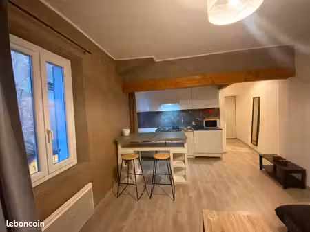 joli studio meuble 30 m² lumineux bedarrides