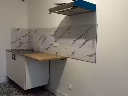 beau t3 rénové 52 m² – 2 chambres + cave +cour commune