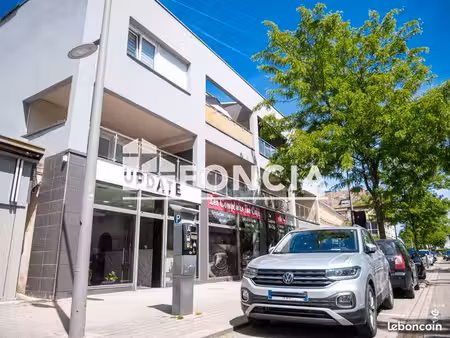 local commercial 5 pièces 84.2m² à louer 900 - audincourt 25400