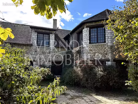 maison 10 pièces 270 m²