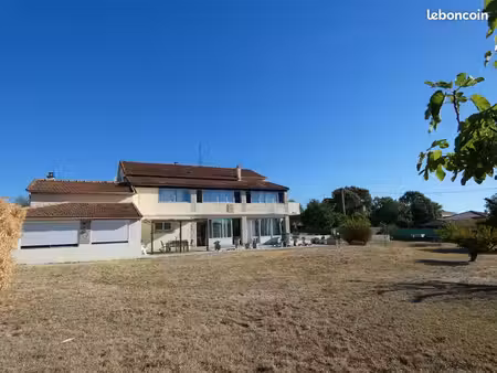 maison 7 pièces 249 m²