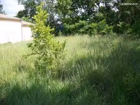terrain 600 m² lussan