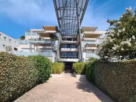 appartement t2 dans résidence de standing avec piscine