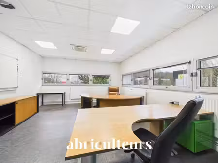 bureau 310 m²