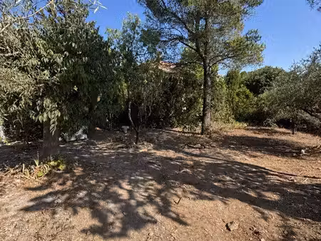 terrain à bâtir viabilisé de 375 m² – nîmes