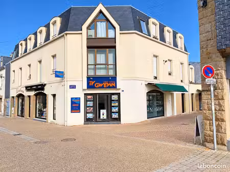 local commercial centre ville