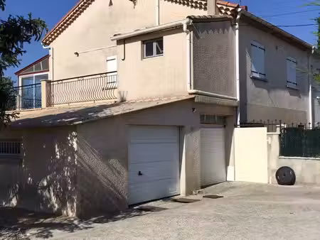 vend maison mitoyenne d’un côté