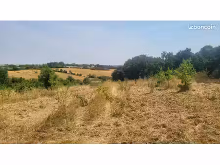 terrain avec cu de 1000m2 à 12km d'auch et 15km de gimont et à 2km de la 4 voies