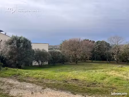 terrain à bâtir de 750 m² à uzes (30)