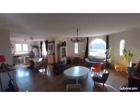 appartement avec terrasse et jardin
