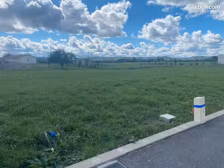 terrain plat viabilisé de 1297 m² - vue pyrénées