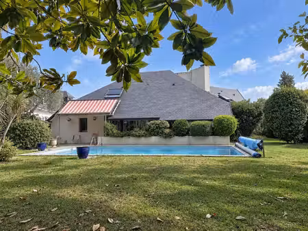 maison de luxe à vendre dans le quartier dufau-tourasse