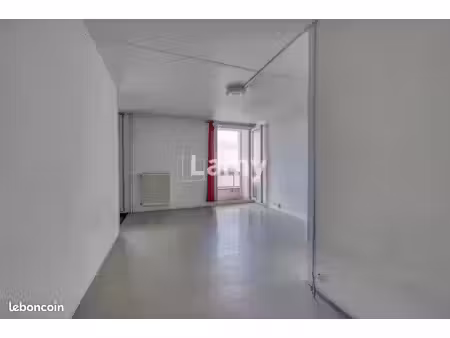 studio 1 pièce 30 m²