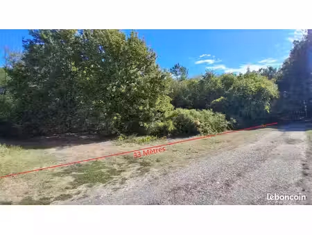 terrain constructible de 750 m²