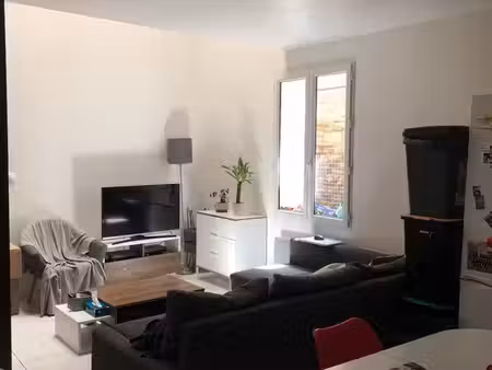 roujan centre loue duplex de 67 m2