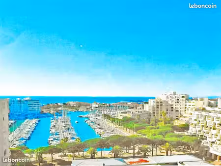 grand t2 avec terrasse (vue magnifique sur mer) avec garage tout près de montpellier