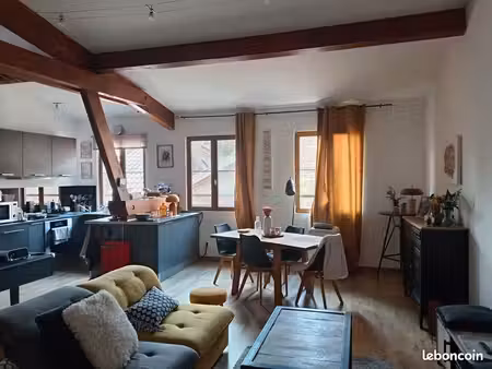 rare à crémieu- appartement de charme 100m² + garage idéal résidence ou investissement loc