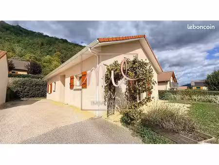 villa 4 pièces 90 m²