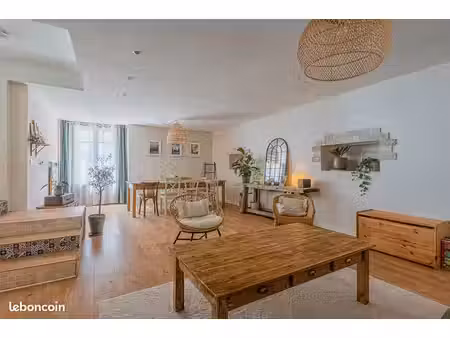 maison de village rénovée à notre-dame-de-mésage