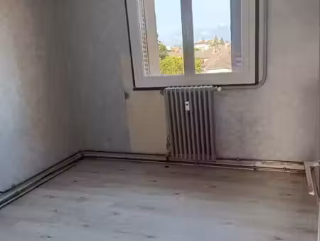 appartement à fort potentiel avec travaux — copropriété en cours de rénovation