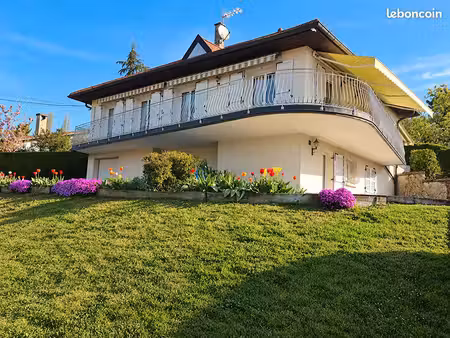 maison 6 pièces 161 m²