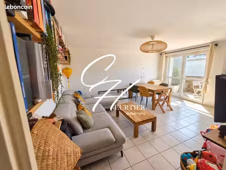 appartement 3 pièces 64 m²