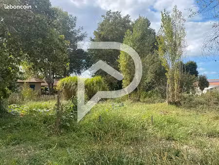 terrain 1100 m² orist