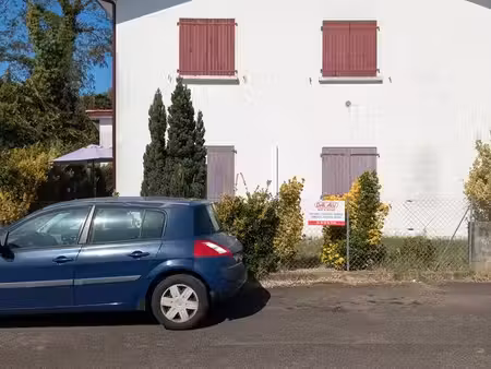 a vendre appartement t4 idéalement situé avec rapport locatif sur 1 studio