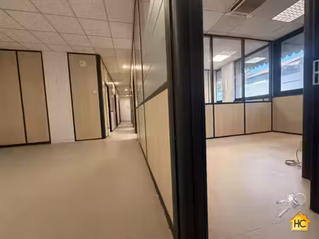 mur commerce 134 m2