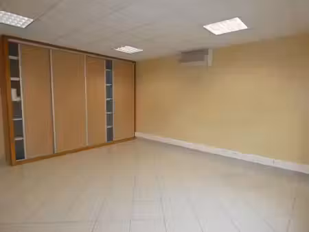 location locaux professionnels à brasles (02400)  350 €