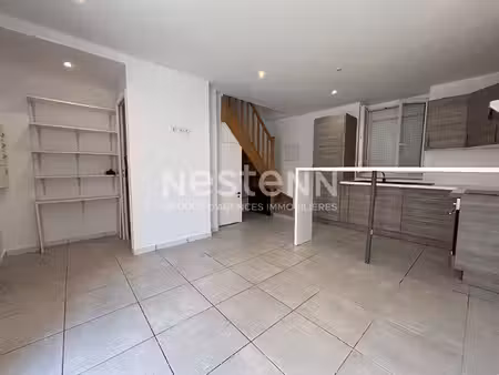 nestenn igny - maison de ville en triplex au calme dans une cour privative avec faibles ch