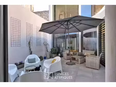 maison de ville rénovée avec patio