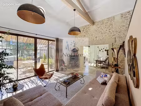 maison 10 pièces 195 m²