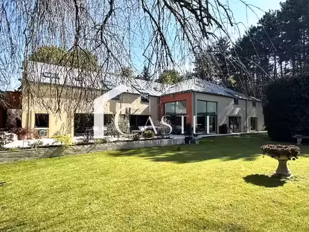 villa exceptionnelle  10 pièces  24000 m2 de terrain