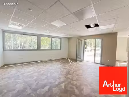 bureaux 615 m²
