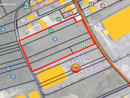 a saisir terrain de 10 000 m²