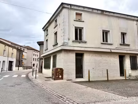 immeuble 190 m² sury-le-comtal