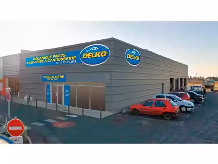 garage automobile  garage 380 m² bretenoux