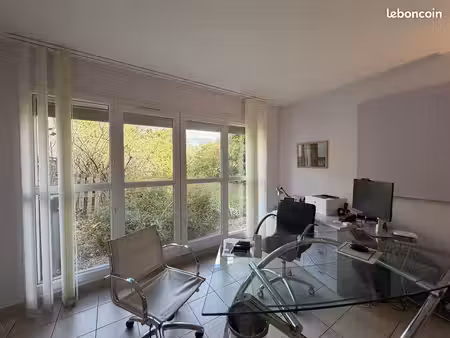 local 150 m² orléans