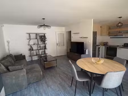 appartement 3 pièces à vendre + 2 places de stationnement
