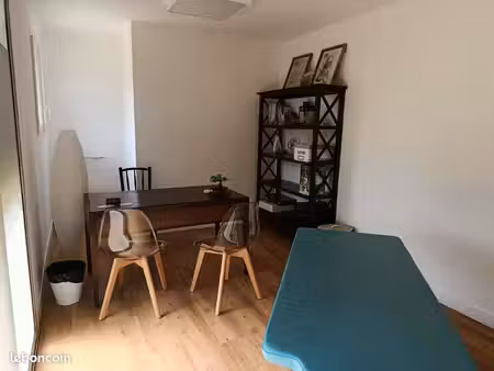 bureau 15m2 dans centre de soins
