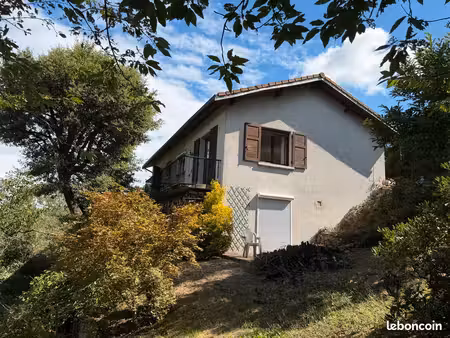 villa des années 80 à rafraîchir – terrain 1700 m² vue dégagée – calme absolu