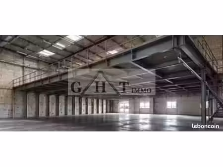 local bureaux 3 800 m²