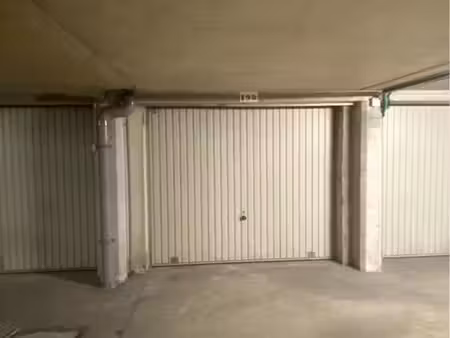 garage box fermé proche gare
