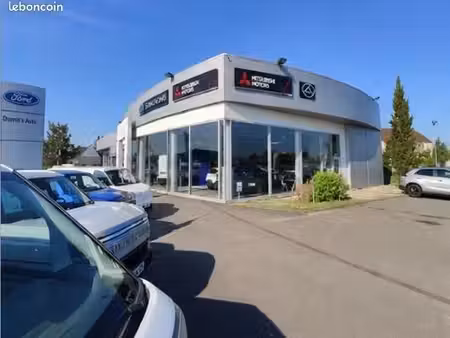 local 1 251 m²