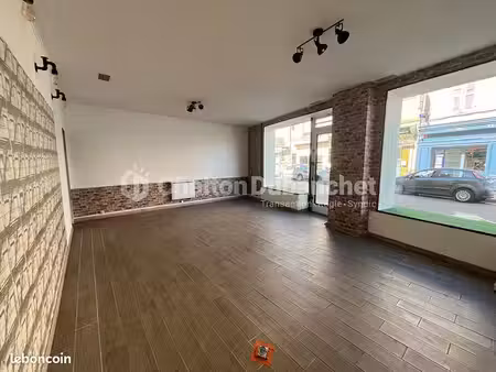 local commercial 65 m² roanne